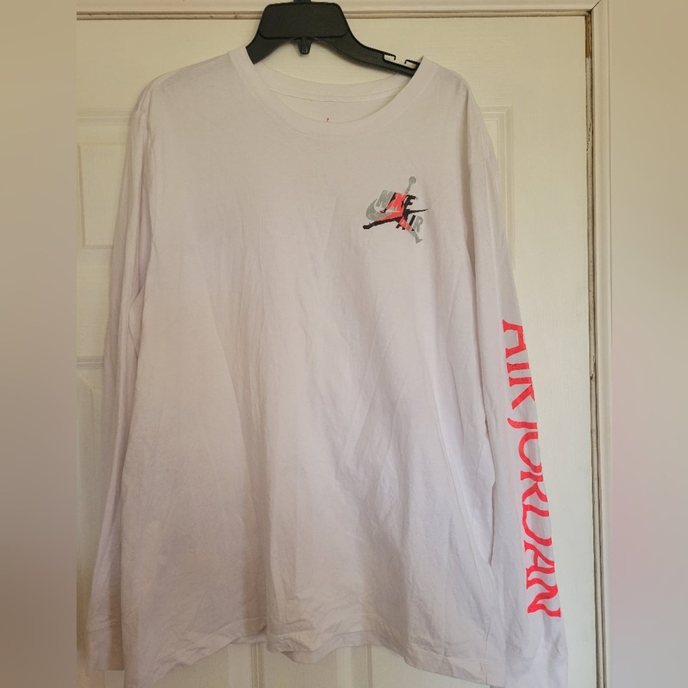 Nike Air Jordan long sleeve
